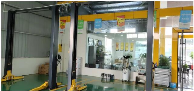 離開工作了10年的4S店，他選擇了小拇指