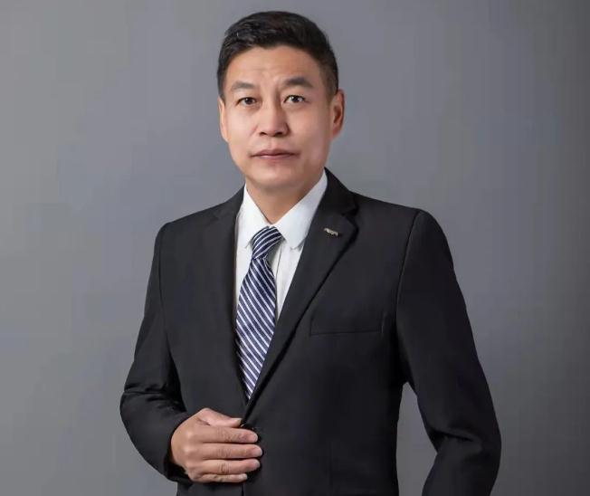 輝煌過(guò)，挫折過(guò)，而今邁步從頭越！徐國(guó)榮與小拇指的16年