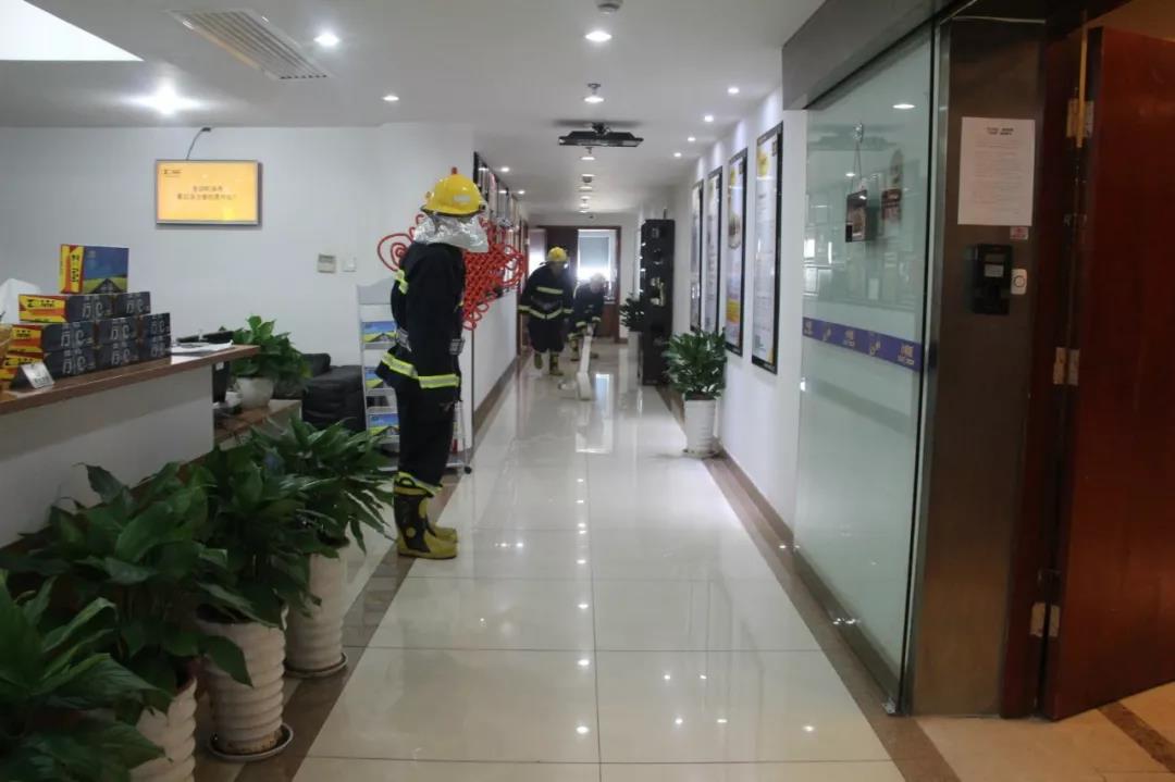 1556508792120015B09B.jpg 04.jpg