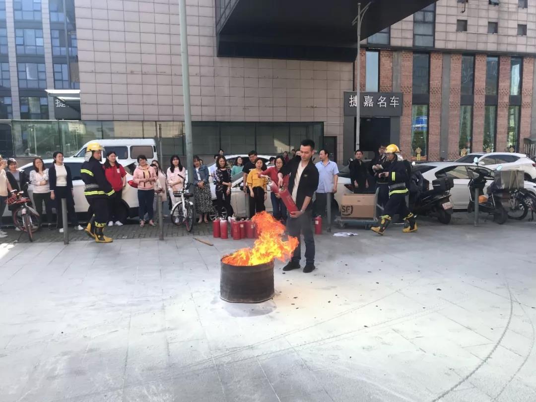 1556508809602660F382.jpg 06.jpg